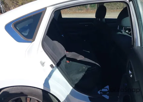 2015 Nissan Altima 2.5 S z USA, uszkodzony, nr VIN 1N4AL3AP6FC250381